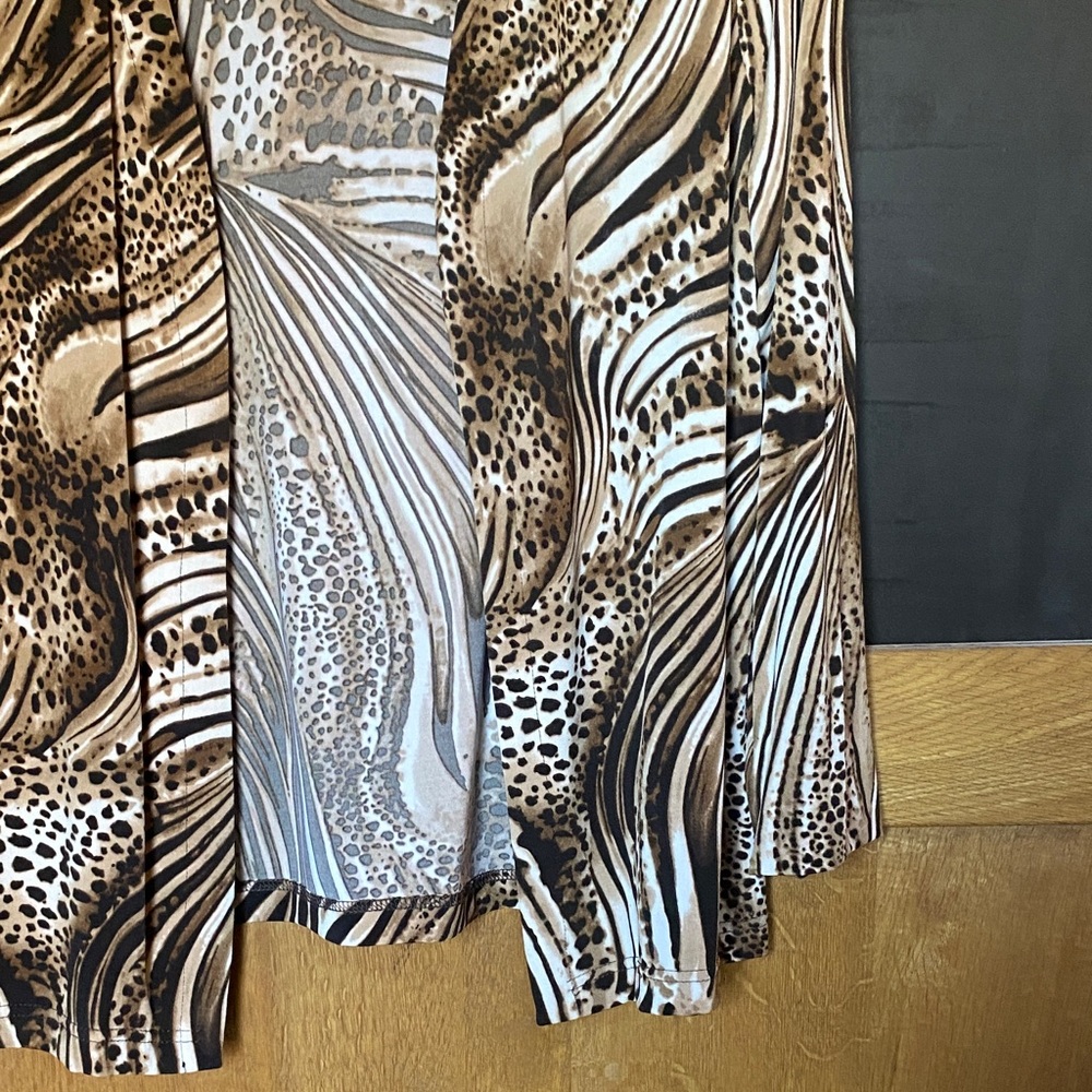 Abstract Cheetah/Zebra Patterned Cardigan - Picture 6 of 16